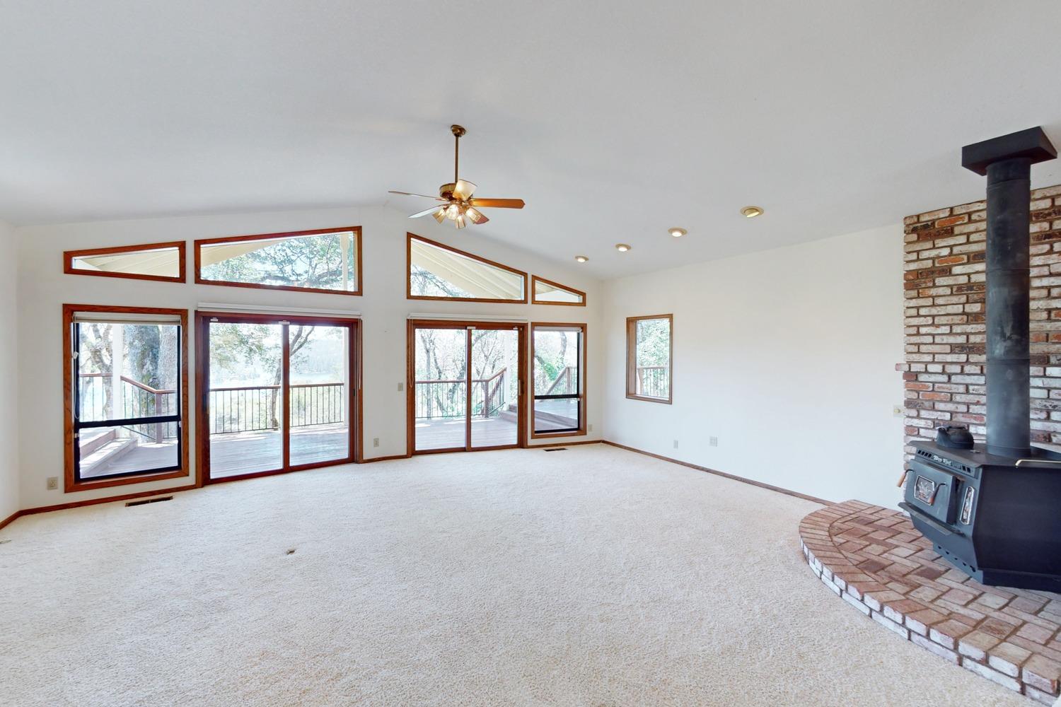 Detail Gallery Image 7 of 59 For 13710 Oakknoll Ct, Penn Valley,  CA 95946 - 3 Beds | 2/1 Baths