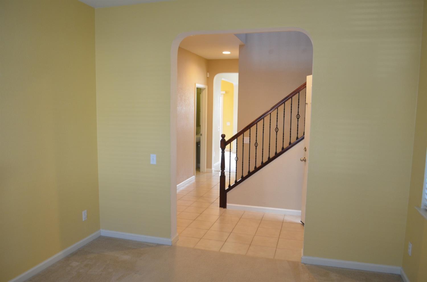 Detail Gallery Image 10 of 12 For 1447 Summerwind Ln, Manteca,  CA 95337 - 3 Beds | 2/1 Baths