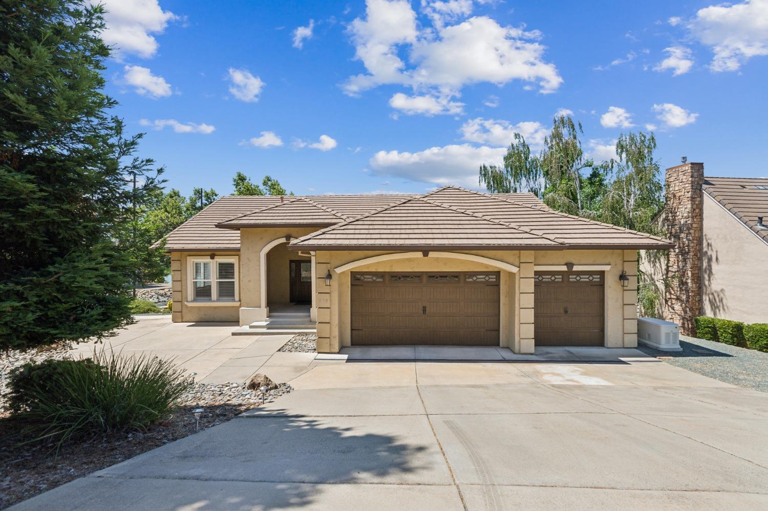 Detail Gallery Image 2 of 43 For 488 Pine Valley Ct, Valley Springs,  CA 95252 - 4 Beds | 2/1 Baths