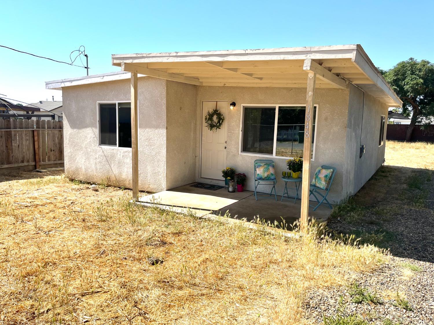 Detail Gallery Image 2 of 15 For 1848 E 22nd St, Merced,  CA 95340 - 3 Beds | 1 Baths