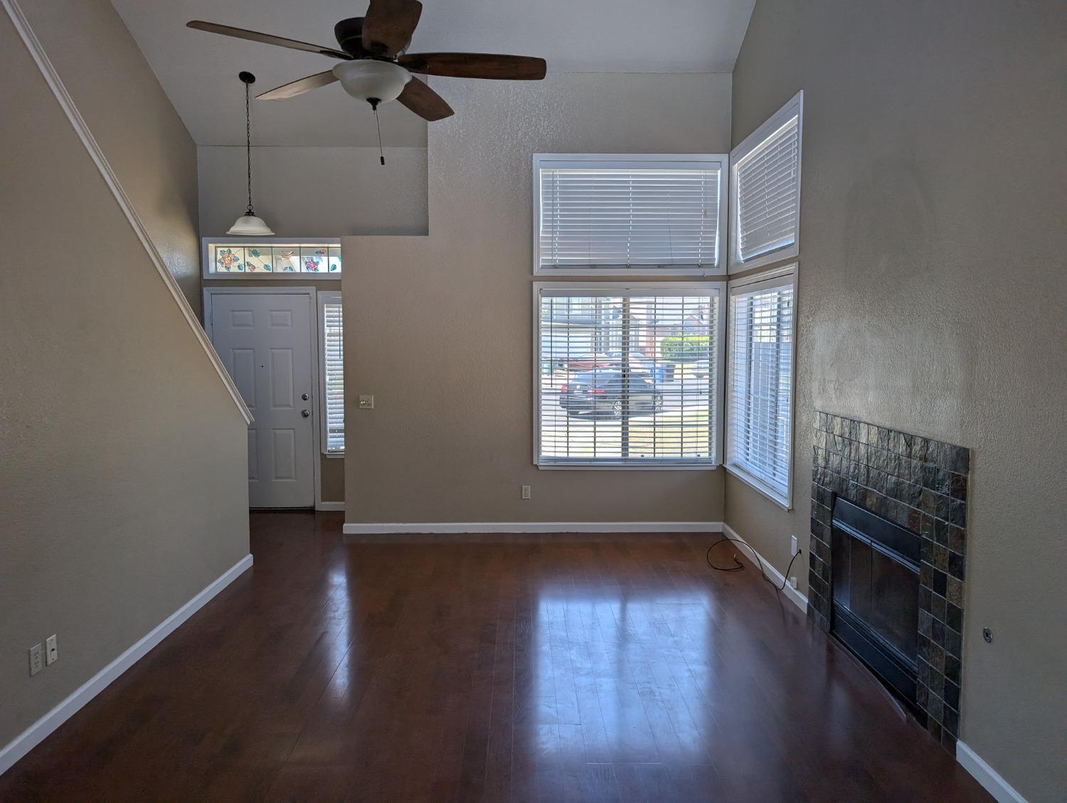 Detail Gallery Image 9 of 26 For 2065 Falmoth Cir, Manteca,  CA 95336 - 3 Beds | 2 Baths