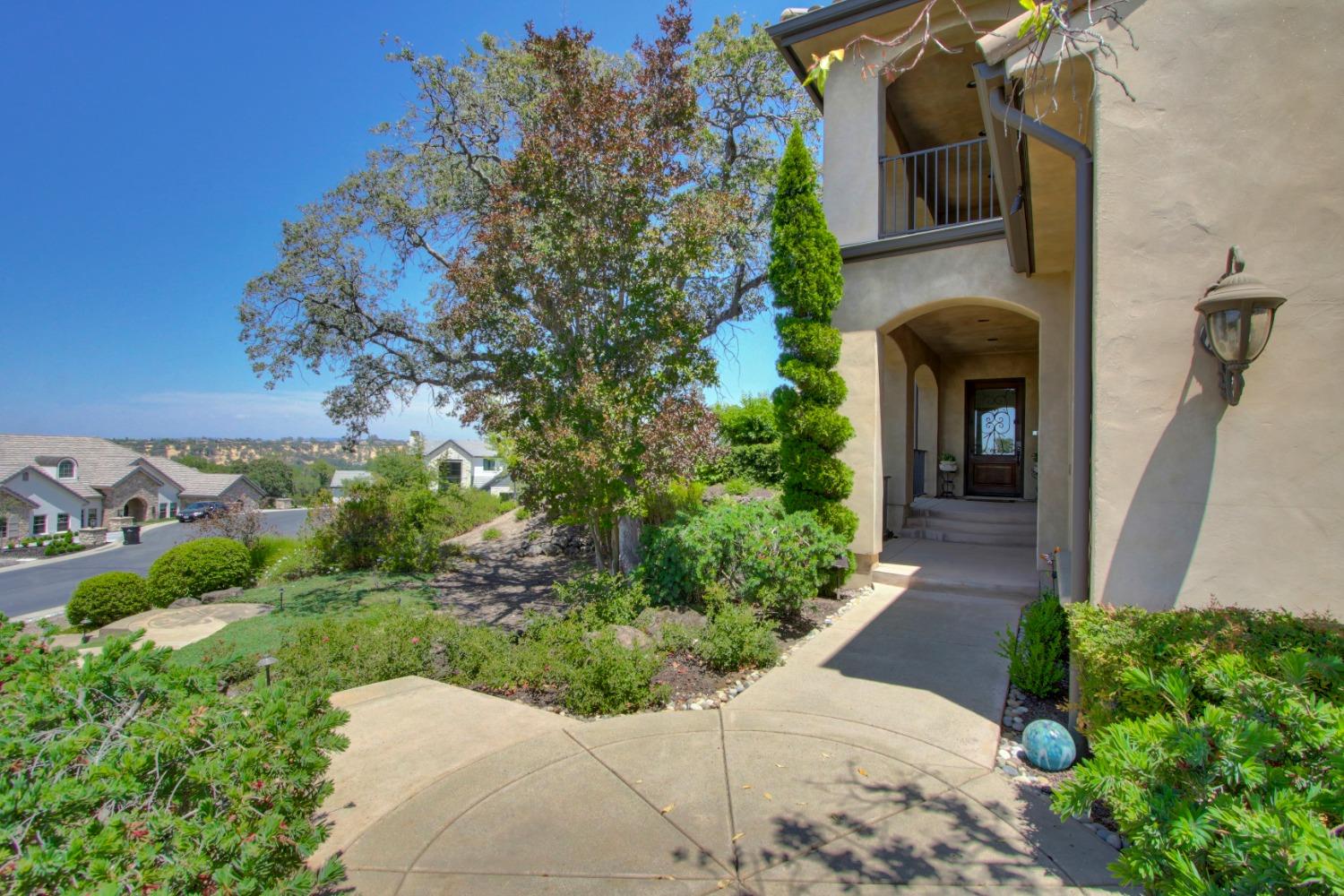 Detail Gallery Image 4 of 50 For 207 Corte Sendero, Lincoln,  CA 95648 - 4 Beds | 3/1 Baths