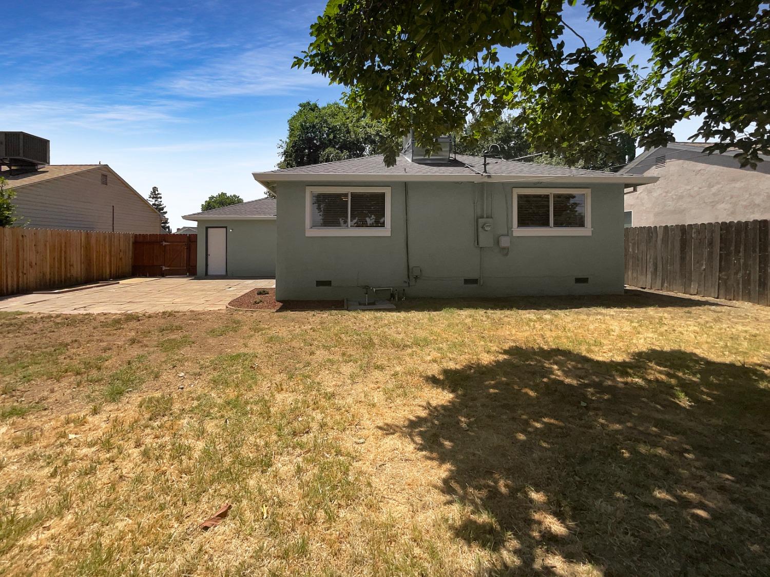 Detail Gallery Image 9 of 24 For 2728 Northglen St, Sacramento,  CA 95833 - 3 Beds | 1 Baths