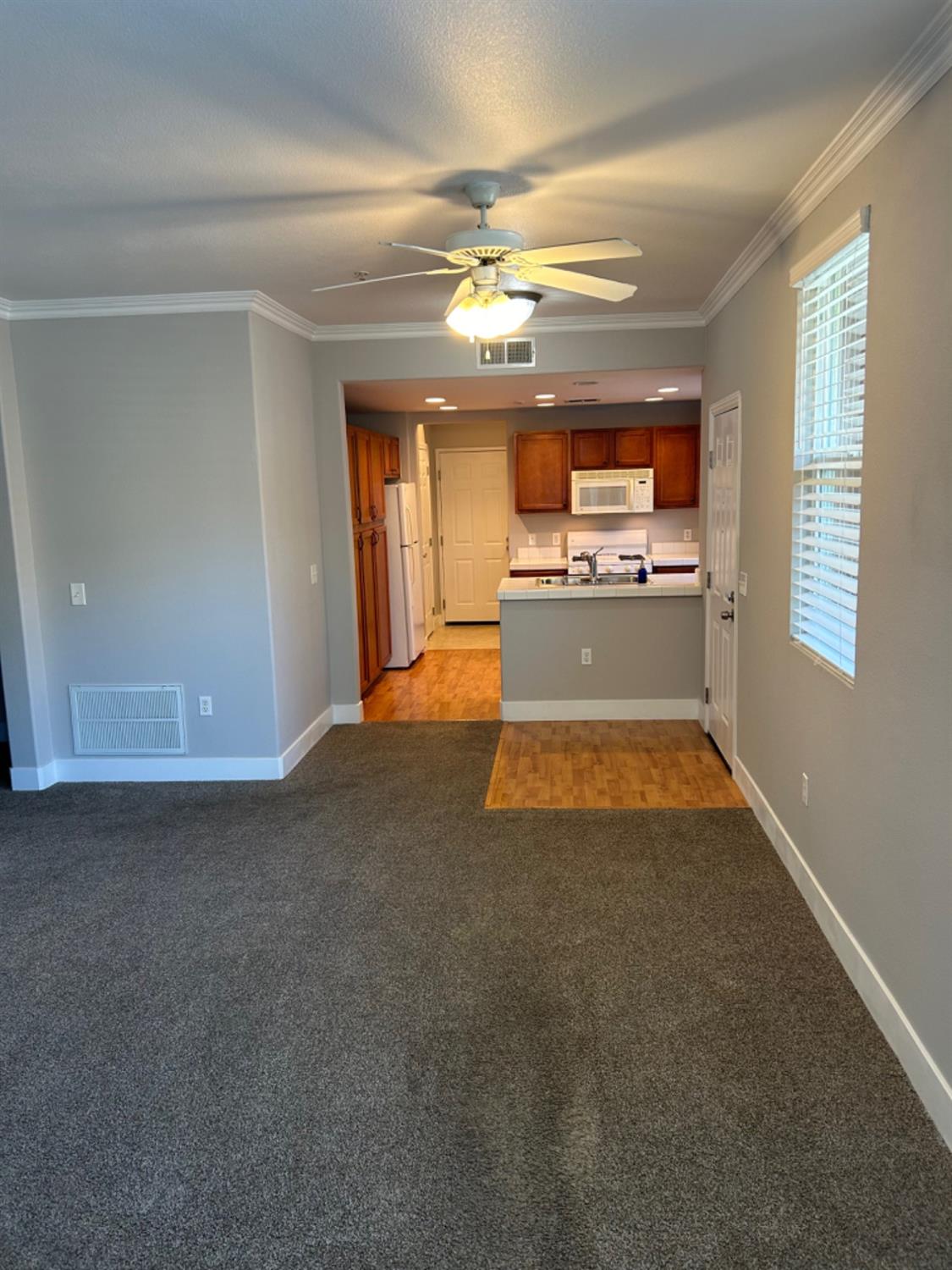 Photo #8: 224069893 Listing 