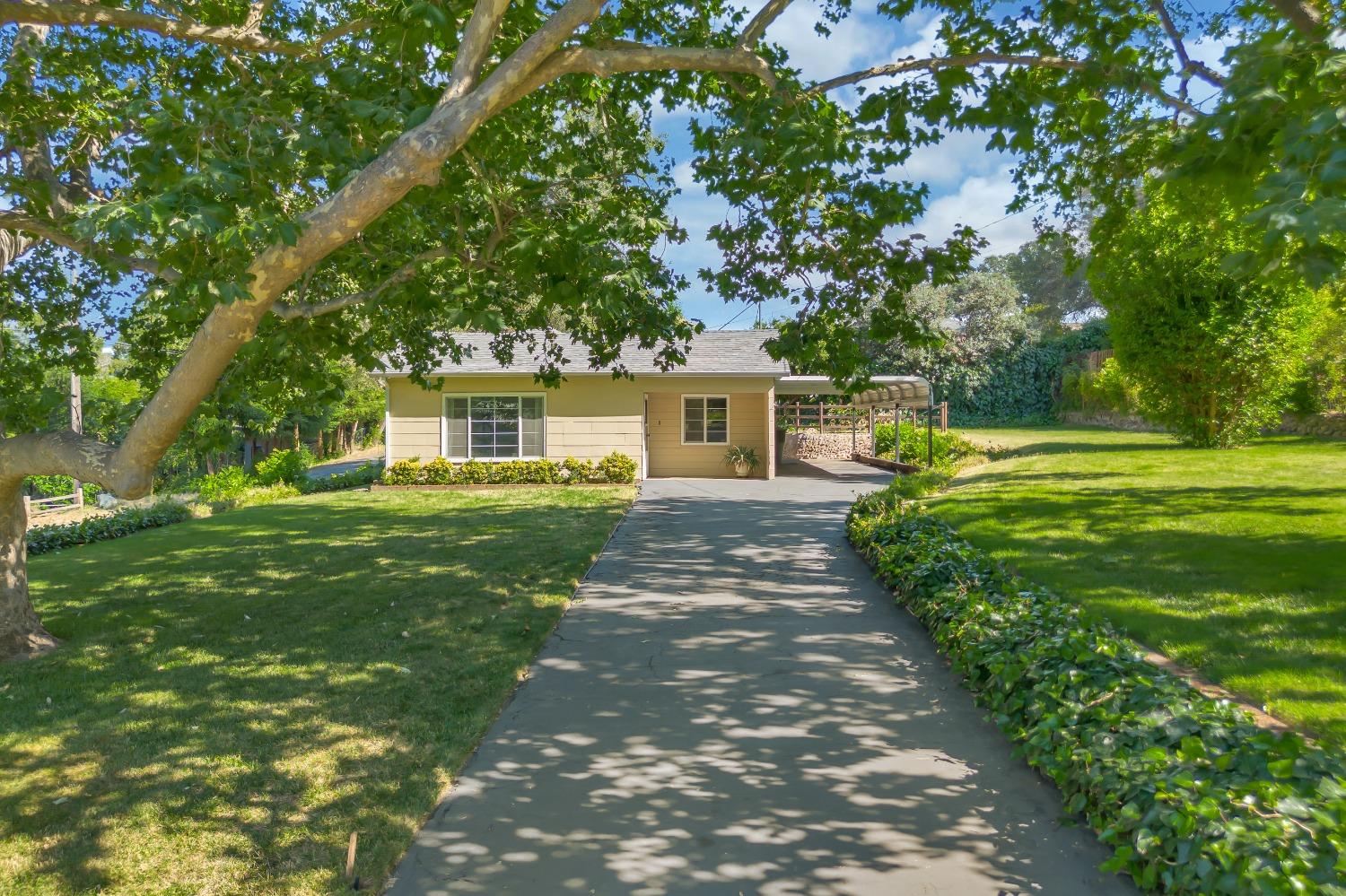 Detail Gallery Image 1 of 1 For 8096 Capitola Ave, Fair Oaks,  CA 95628 - 3 Beds | 2 Baths