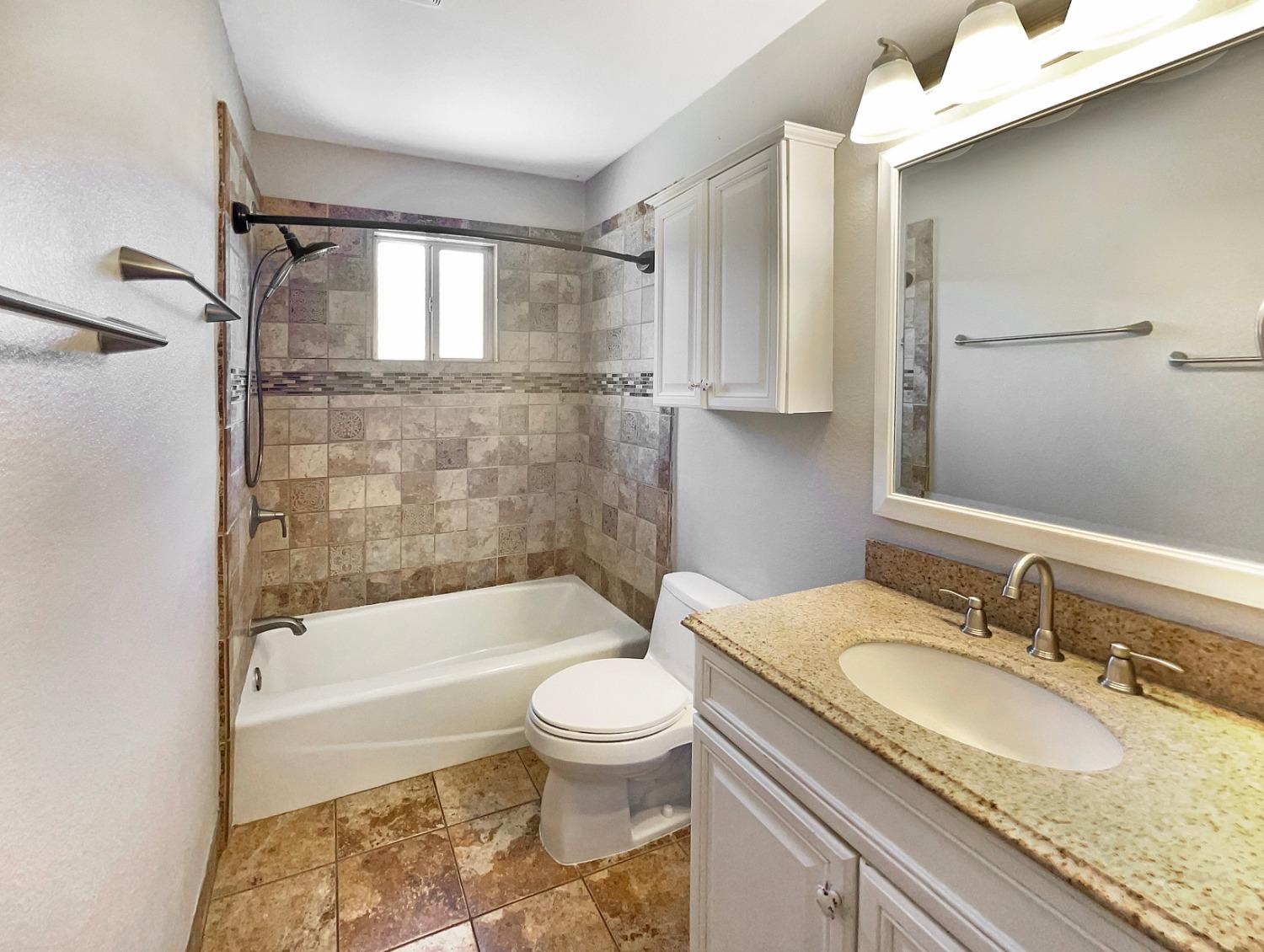 Detail Gallery Image 7 of 24 For 2728 Northglen St, Sacramento,  CA 95833 - 3 Beds | 1 Baths