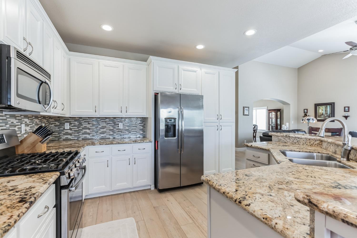 Detail Gallery Image 14 of 43 For 488 Pine Valley Ct, Valley Springs,  CA 95252 - 4 Beds | 2/1 Baths