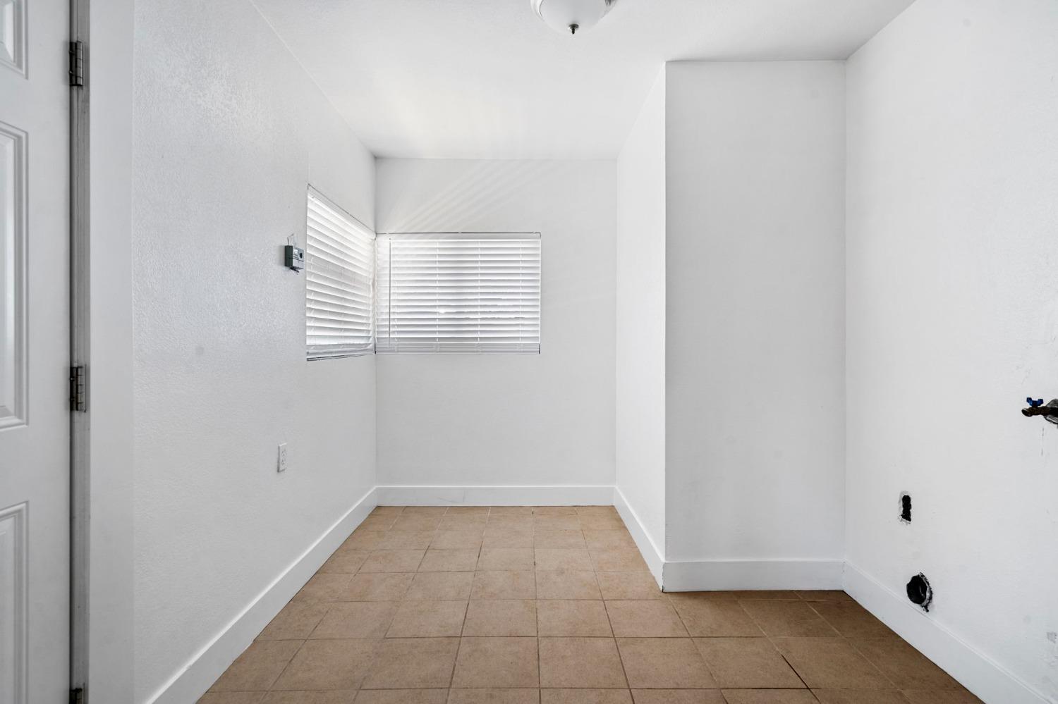 Detail Gallery Image 27 of 34 For 1255 Carlton Ave, Stockton,  CA 95203 - 2 Beds | 1 Baths