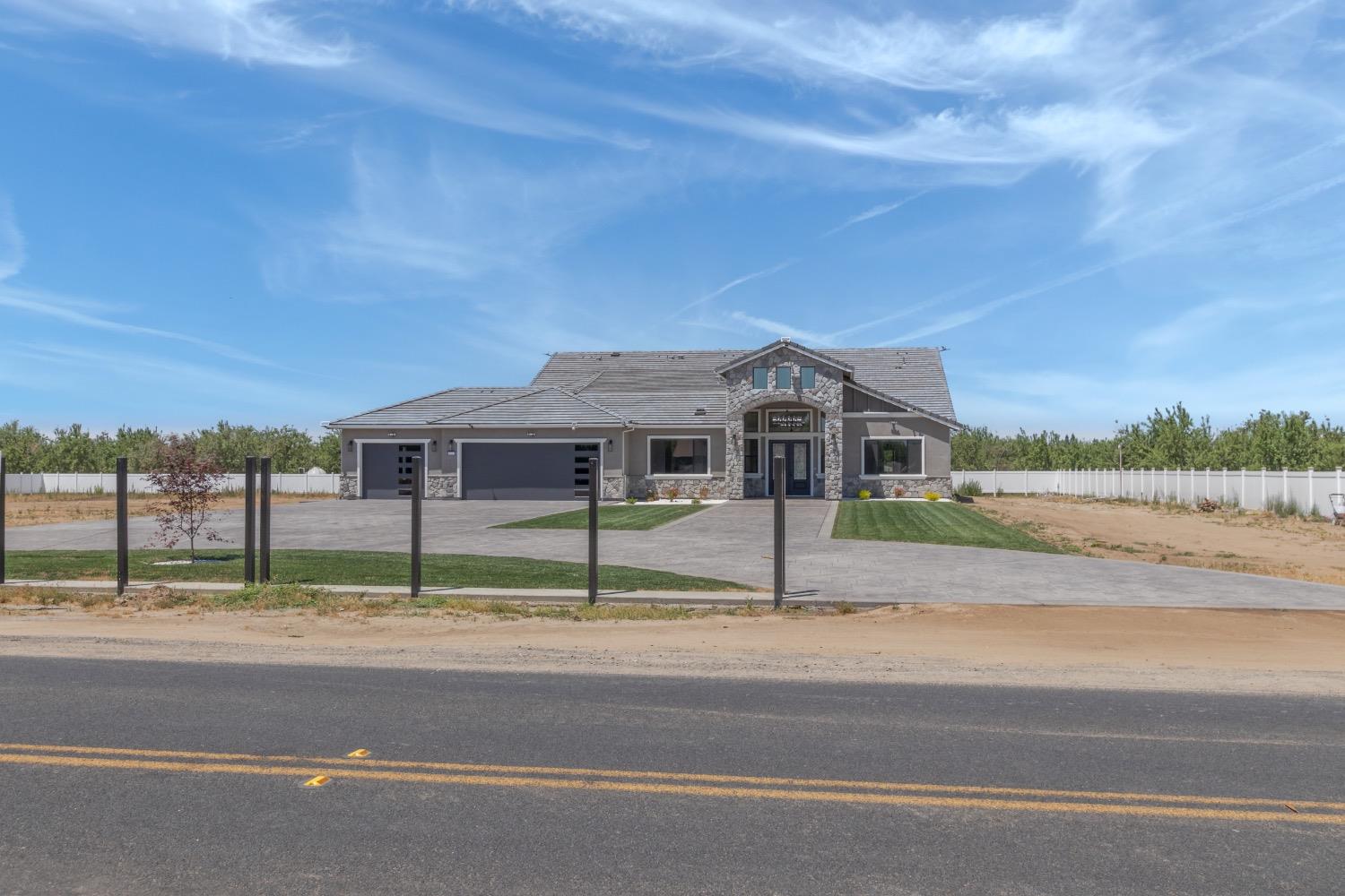 Detail Gallery Image 9 of 49 For 18163 S Carrolton Ave, Ripon,  CA 95366 - 4 Beds | 4/1 Baths