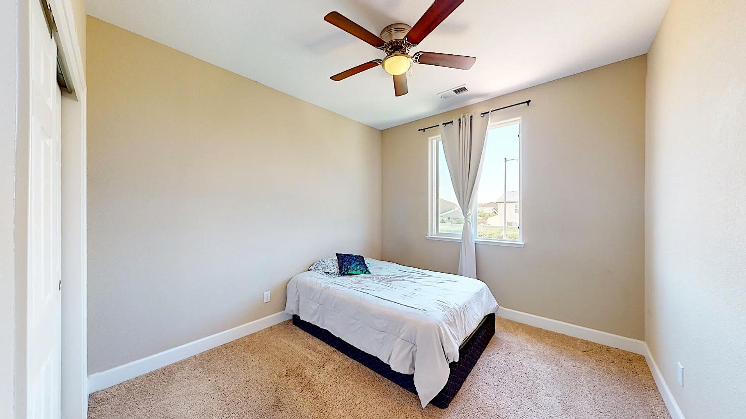 Detail Gallery Image 33 of 53 For 1505 Mayweed Dr, Los Banos,  CA 93635 - 4 Beds | 2/1 Baths