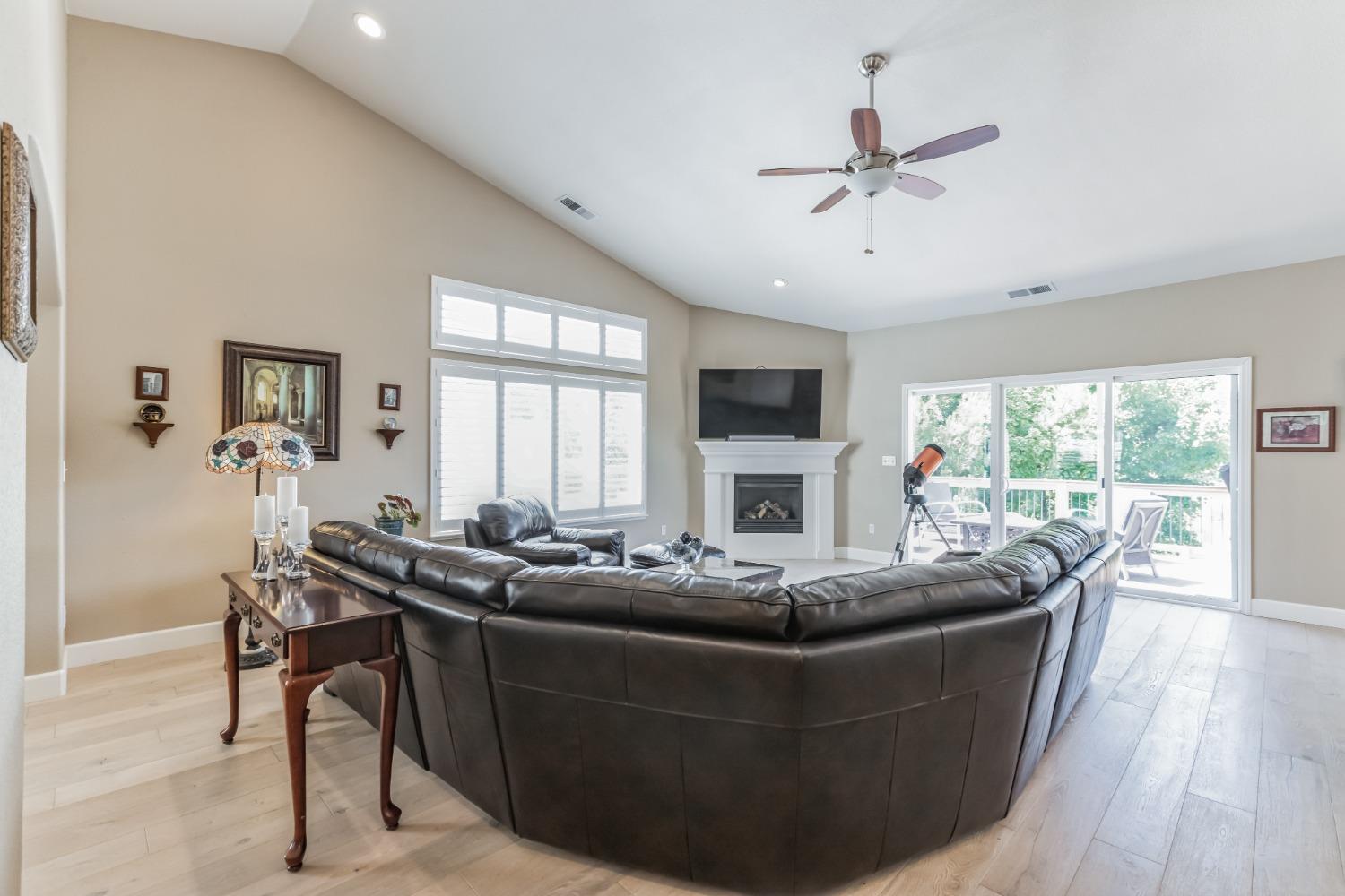 Detail Gallery Image 12 of 43 For 488 Pine Valley Ct, Valley Springs,  CA 95252 - 4 Beds | 2/1 Baths