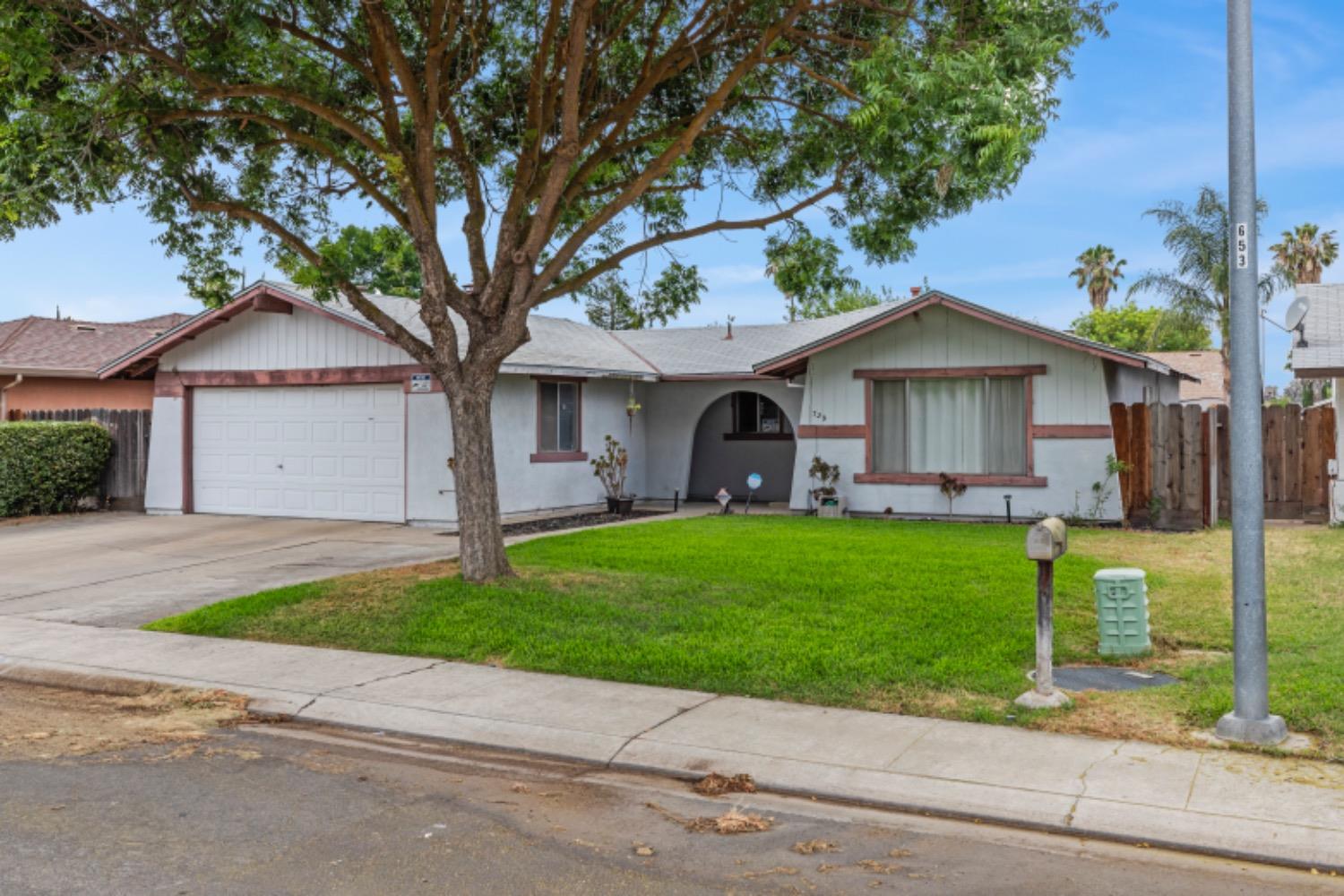 Detail Gallery Image 1 of 1 For 729 Foster Dr, Modesto,  CA 95351 - 3 Beds | 2 Baths