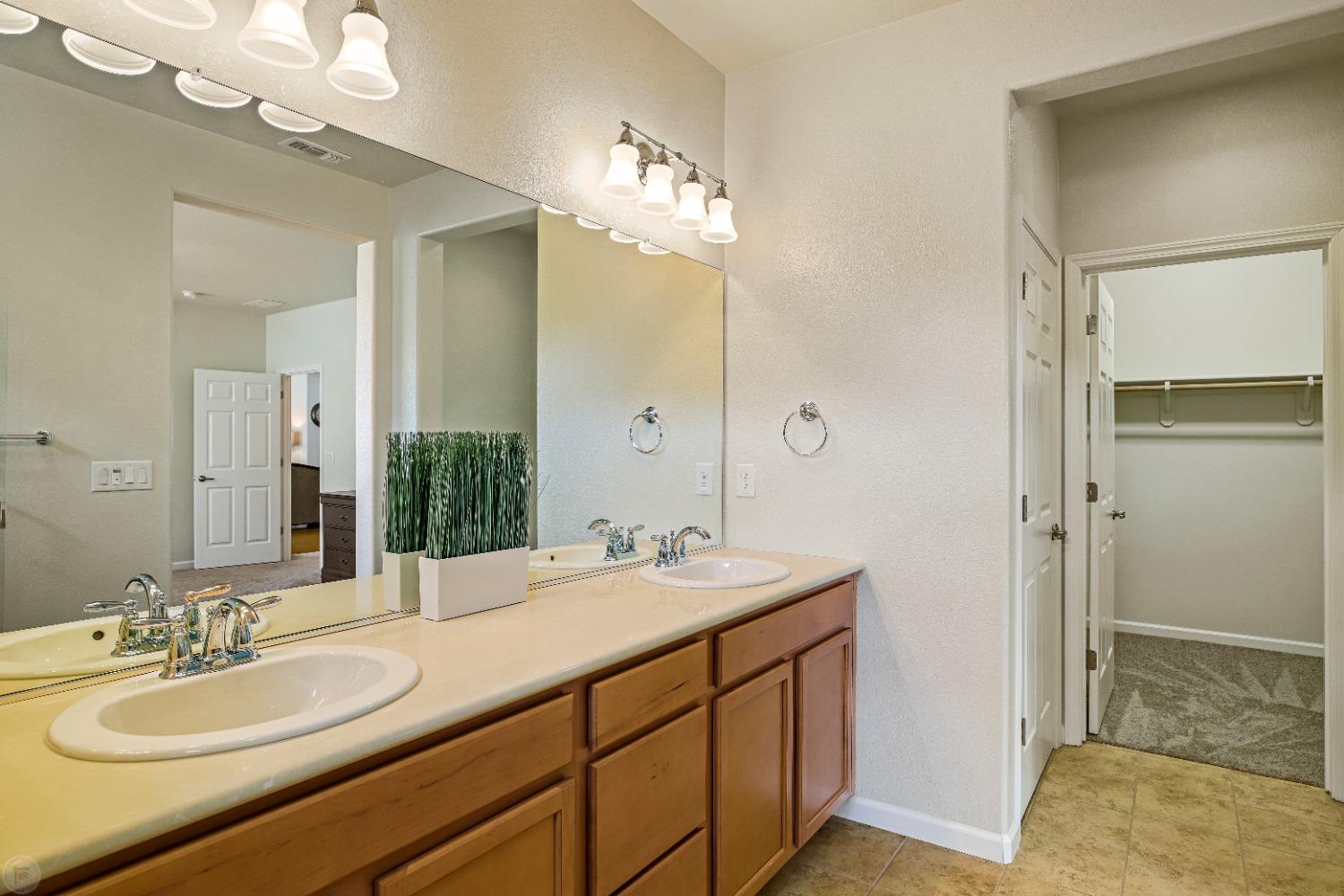 Detail Gallery Image 27 of 83 For 1478 Arbor Brook Dr, Manteca,  CA 95336 - 3 Beds | 2 Baths