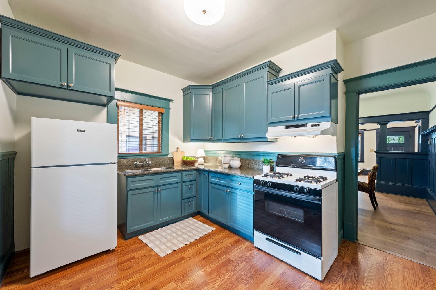 Santa Barbara Court, Sacramento, CA, 95816-5348