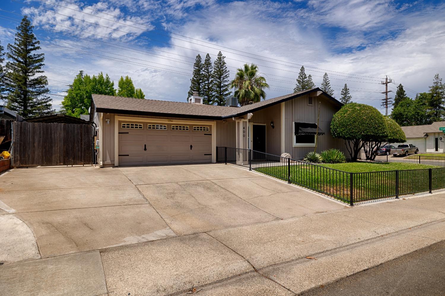 Detail Gallery Image 1 of 1 For 400 Cameron Way, Roseville,  CA 95678 - 3 Beds | 2 Baths