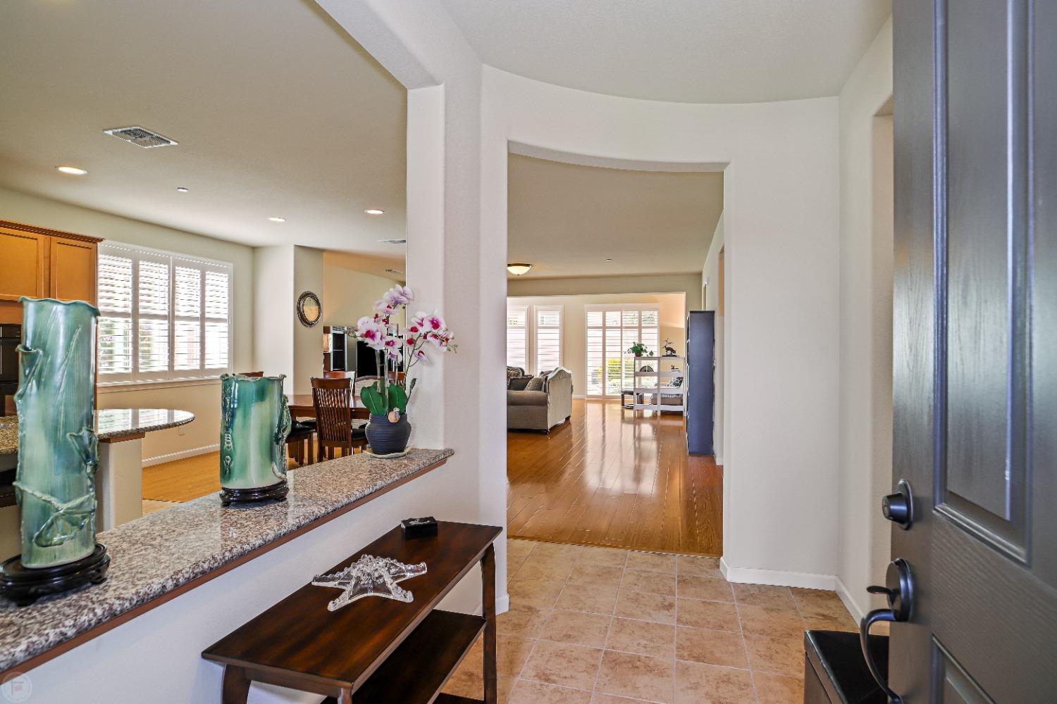 Detail Gallery Image 5 of 83 For 1478 Arbor Brook Dr, Manteca,  CA 95336 - 3 Beds | 2 Baths