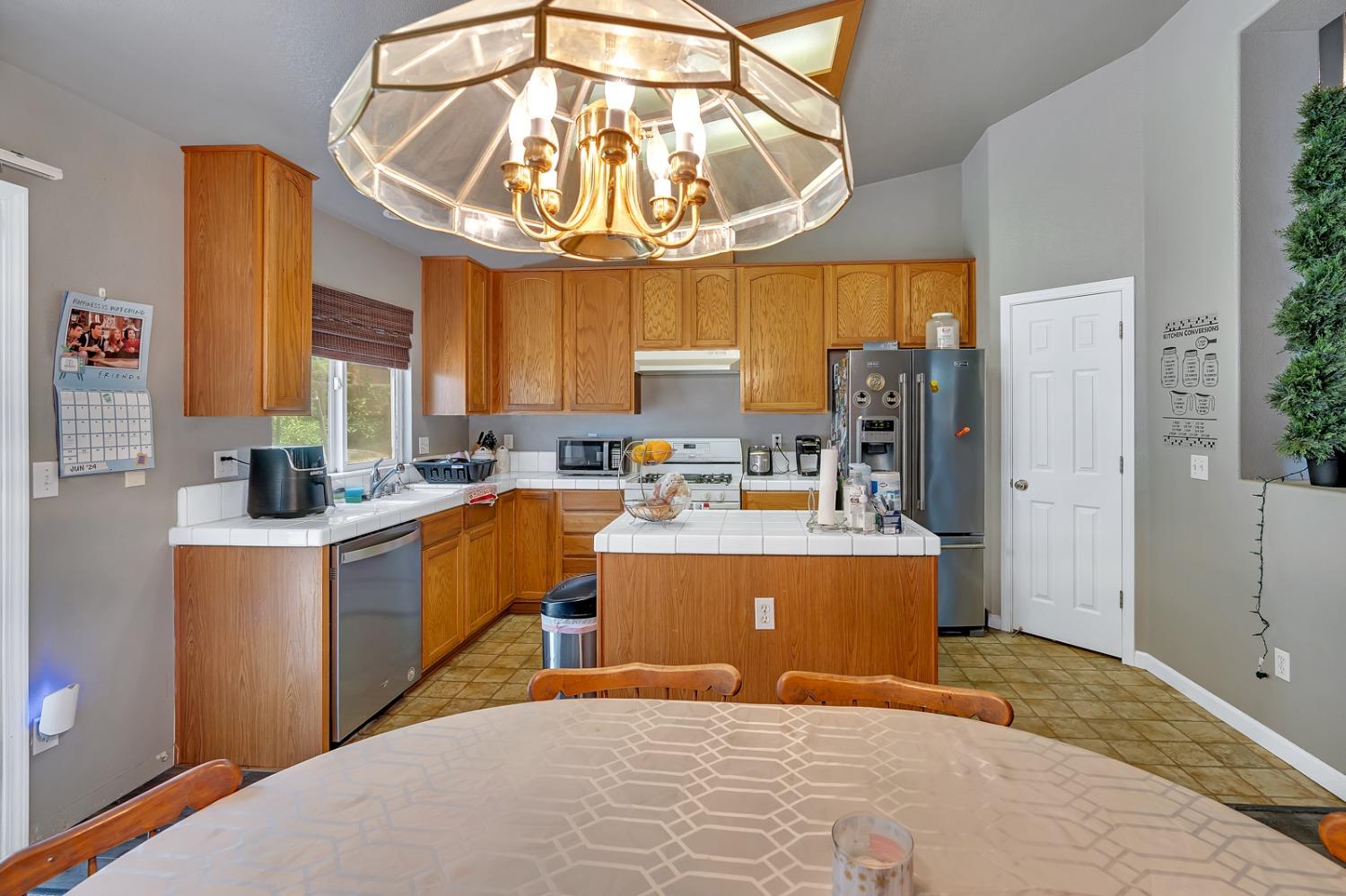 Silveira Court, Atwater, California image 32
