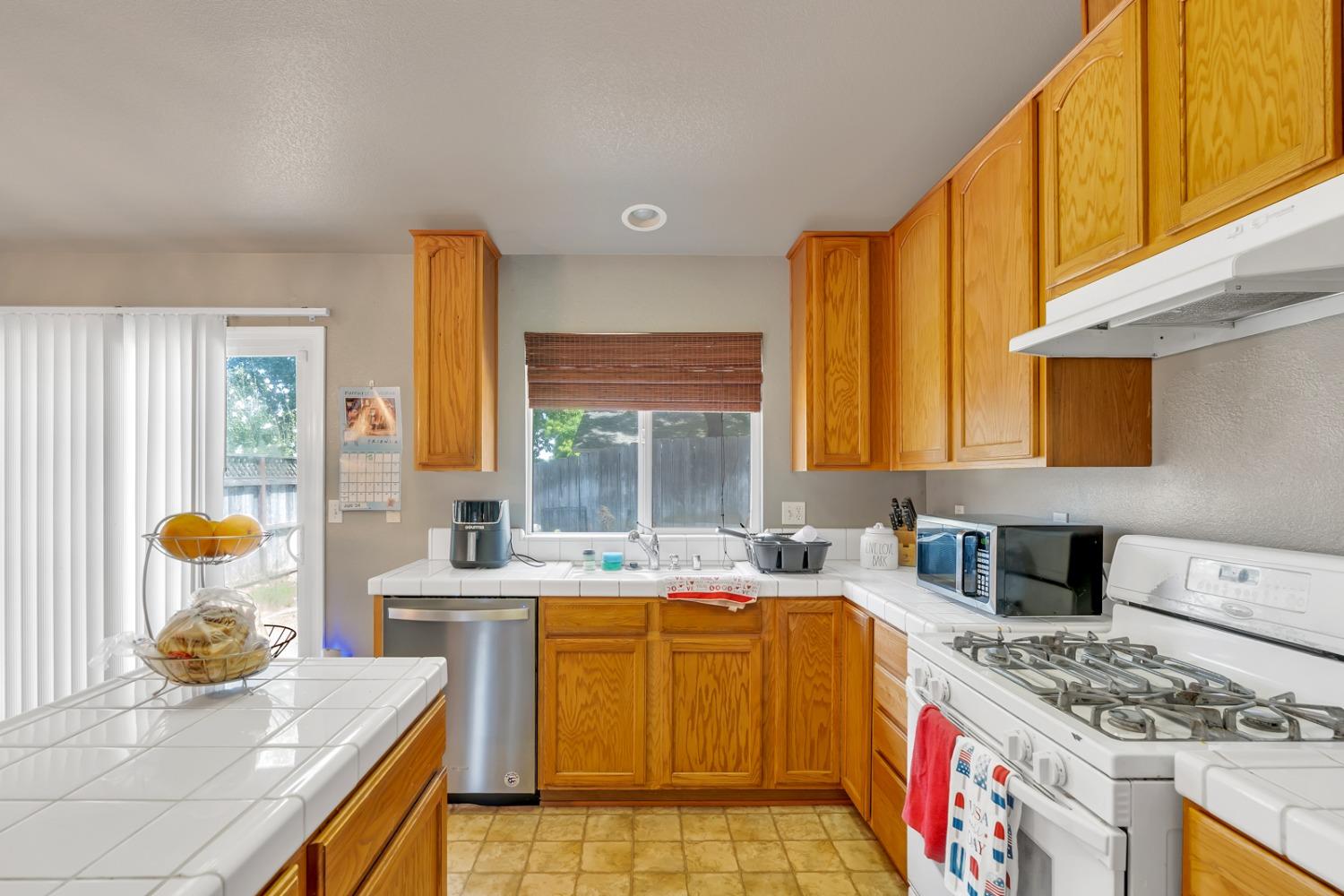 Silveira Court, Atwater, California image 34