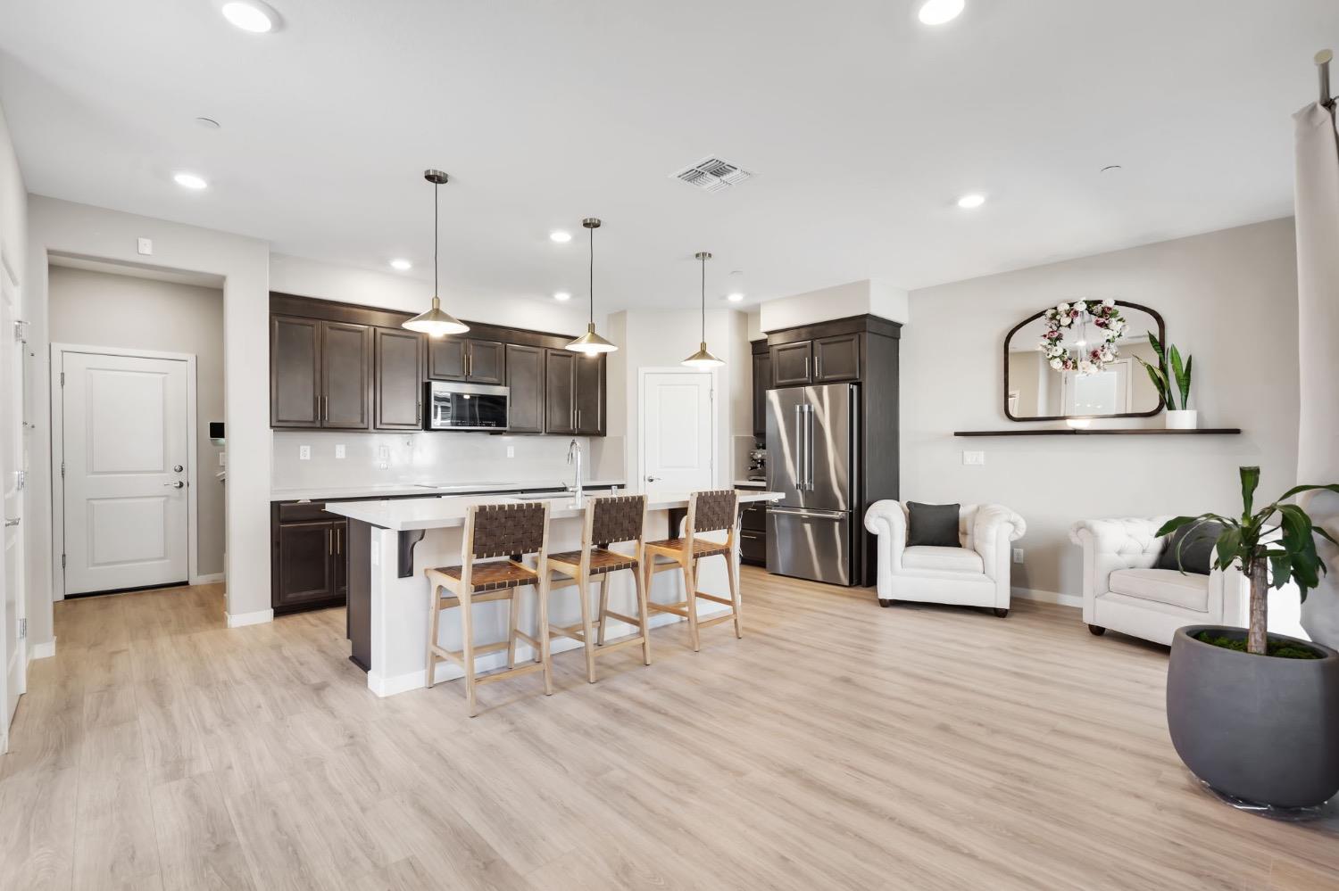 Detail Gallery Image 1 of 1 For 3050 Beaded Mist Walk, Sacramento,  CA 95833 - 3 Beds | 2/1 Baths