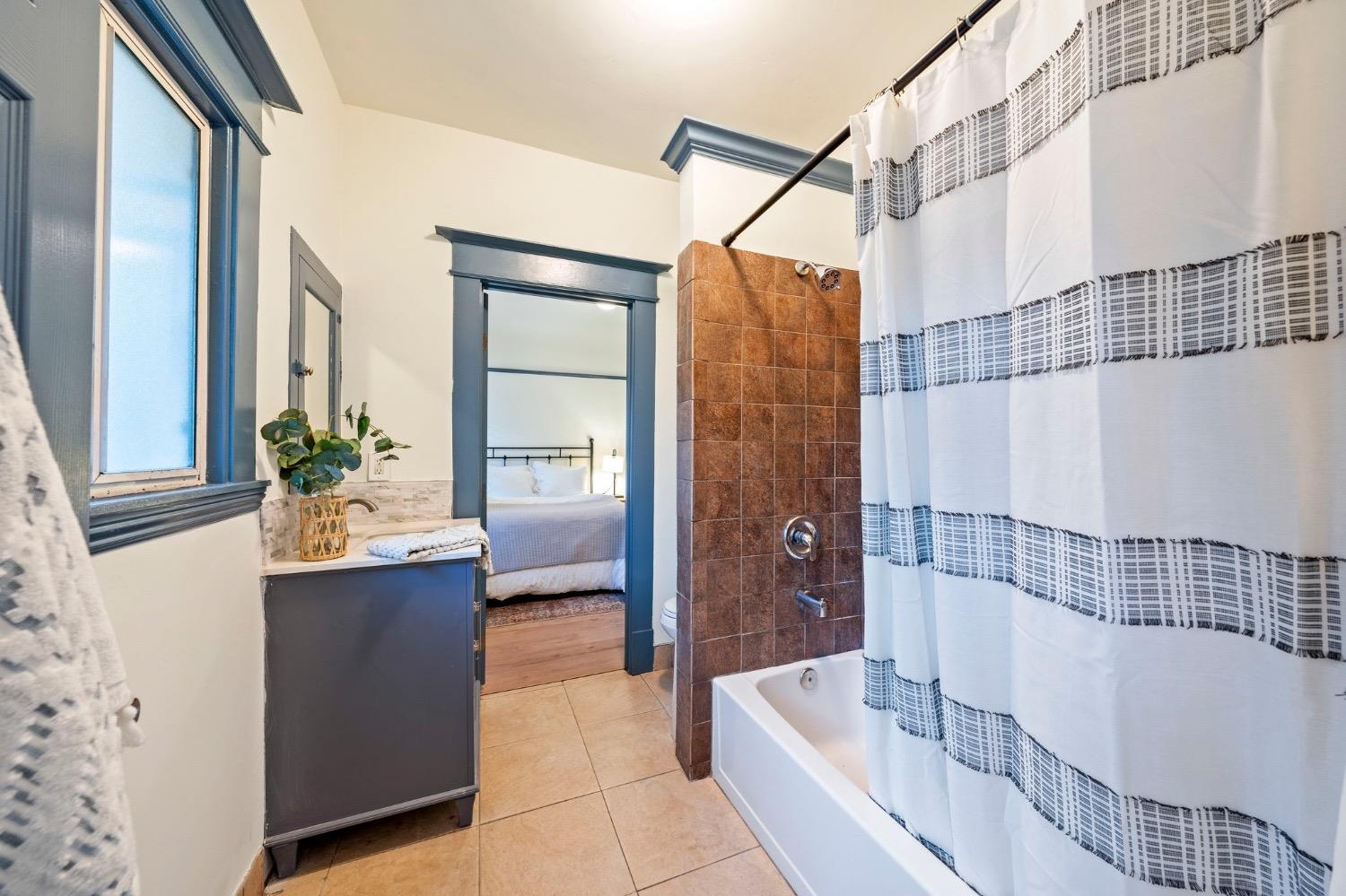 Santa Barbara Court, Sacramento, CA, 95816-5348