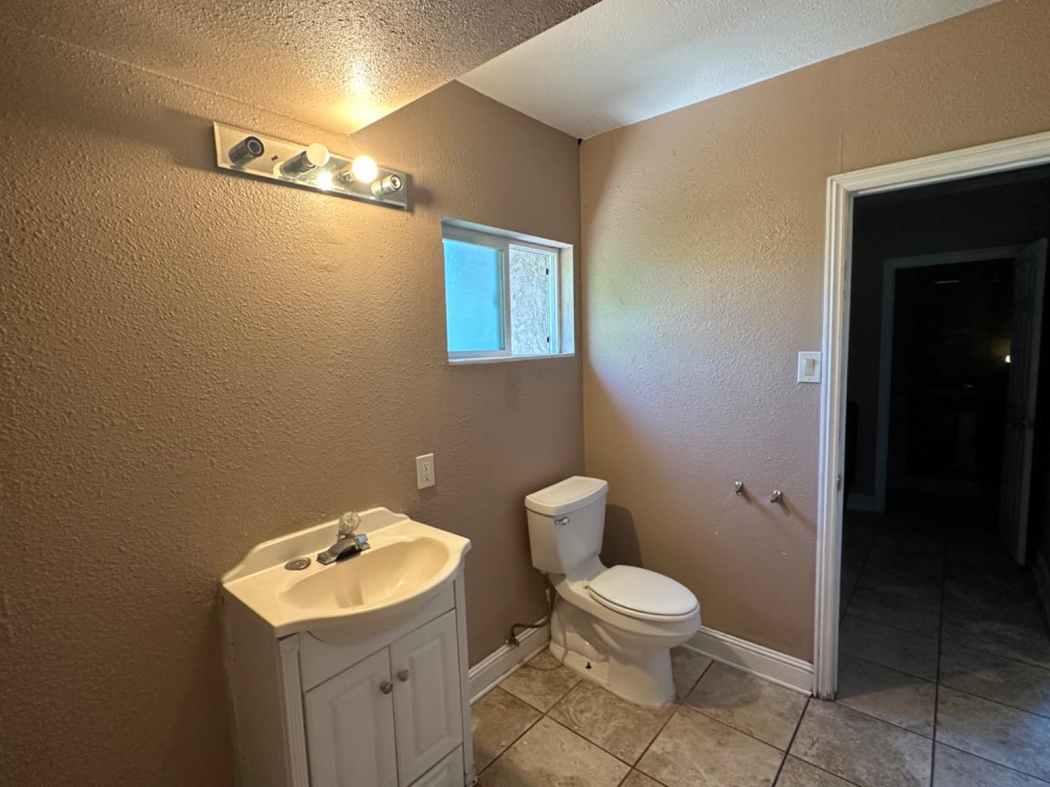 Detail Gallery Image 17 of 61 For 14 S Union St, Stockton,  CA 95205 - – Beds | – Baths