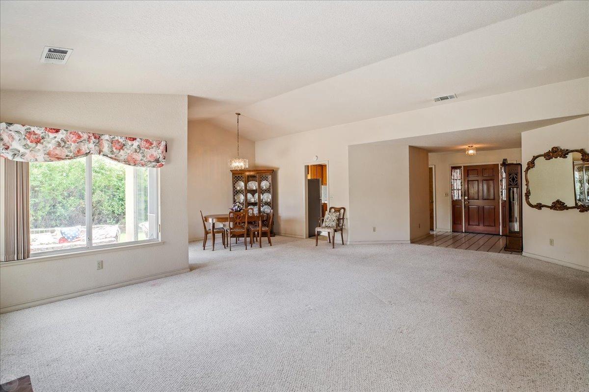 Detail Gallery Image 9 of 57 For 2155 Garden Circle Dr, Manteca,  CA 95336 - 3 Beds | 2 Baths