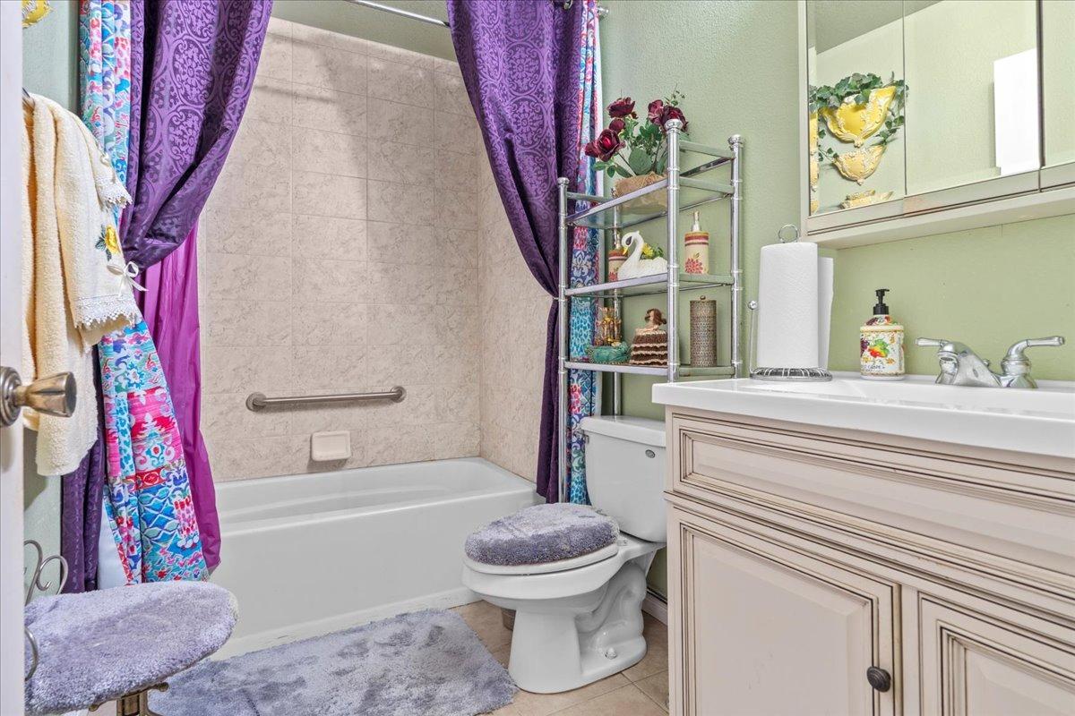 Detail Gallery Image 15 of 33 For 4032 Galbrath Dr, North Highlands,  CA 95660 - 4 Beds | 2 Baths