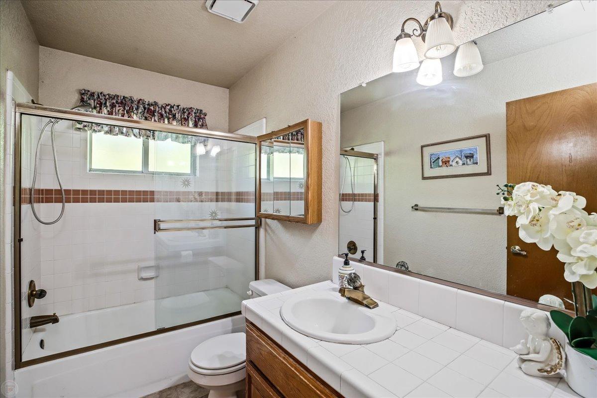 Detail Gallery Image 35 of 57 For 2155 Garden Circle Dr, Manteca,  CA 95336 - 3 Beds | 2 Baths