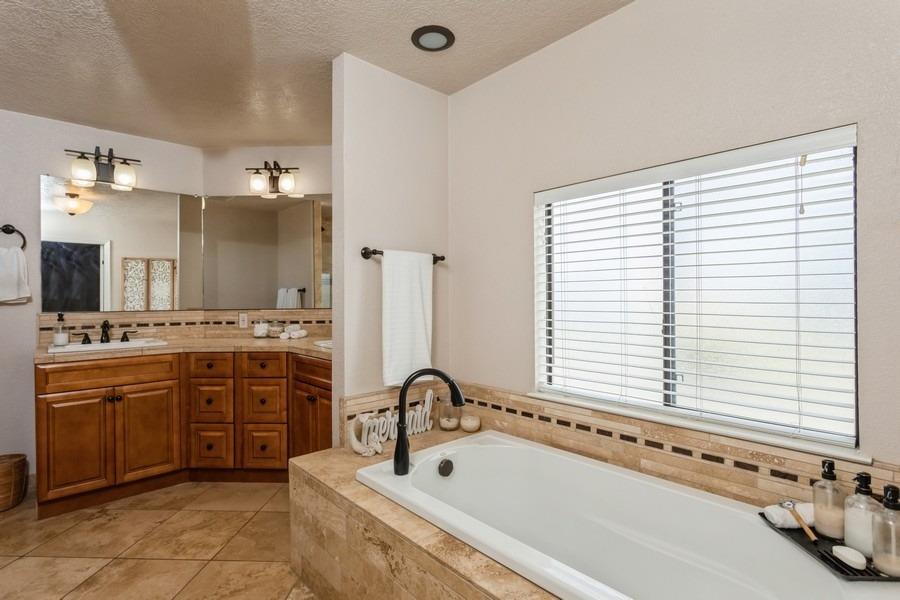 Detail Gallery Image 11 of 20 For 194 Oxbow Marina Dr, Isleton,  CA 95641 - 3 Beds | 2 Baths