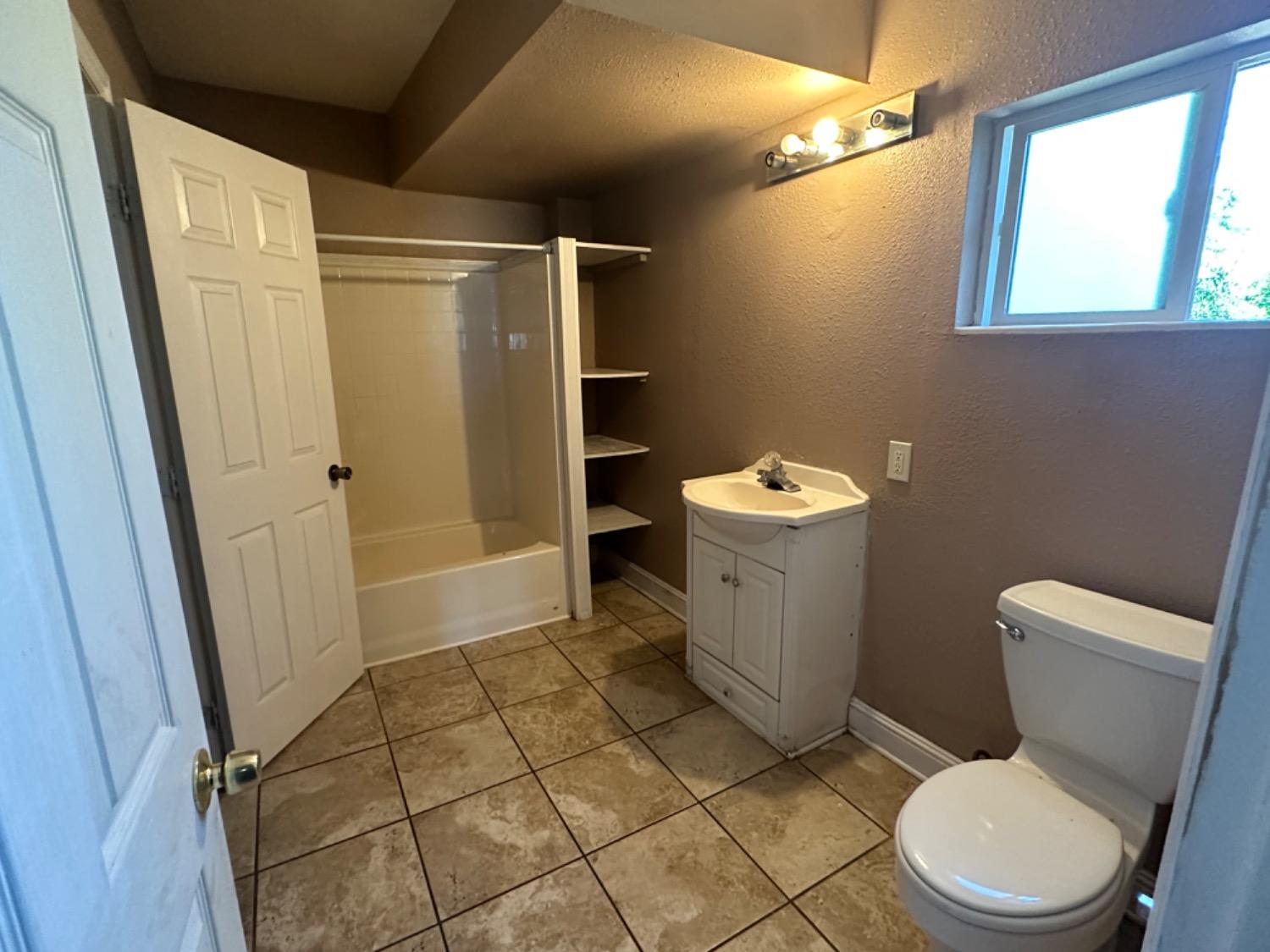 Detail Gallery Image 13 of 61 For 14 S Union St, Stockton,  CA 95205 - – Beds | – Baths