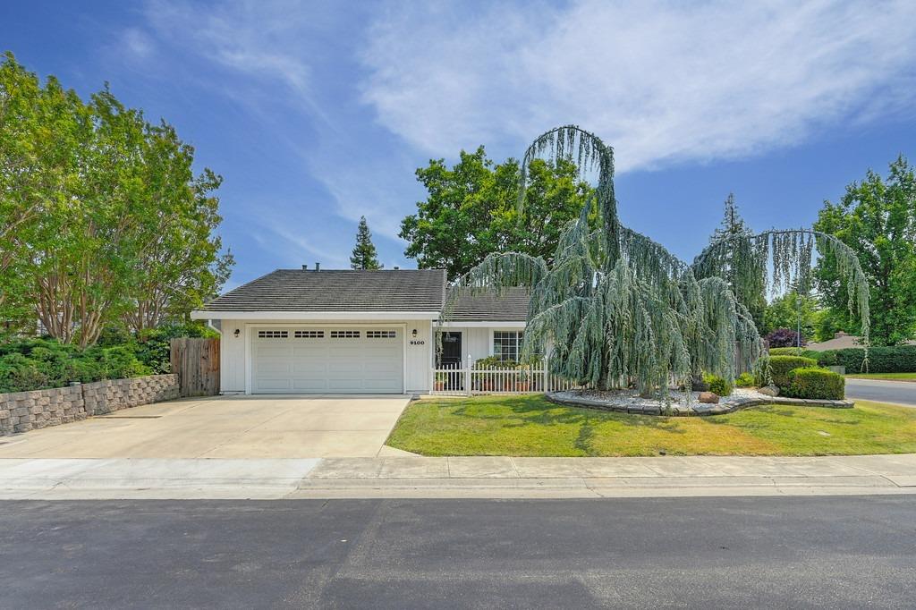 Buckskin Court, Elk Grove, California image 2