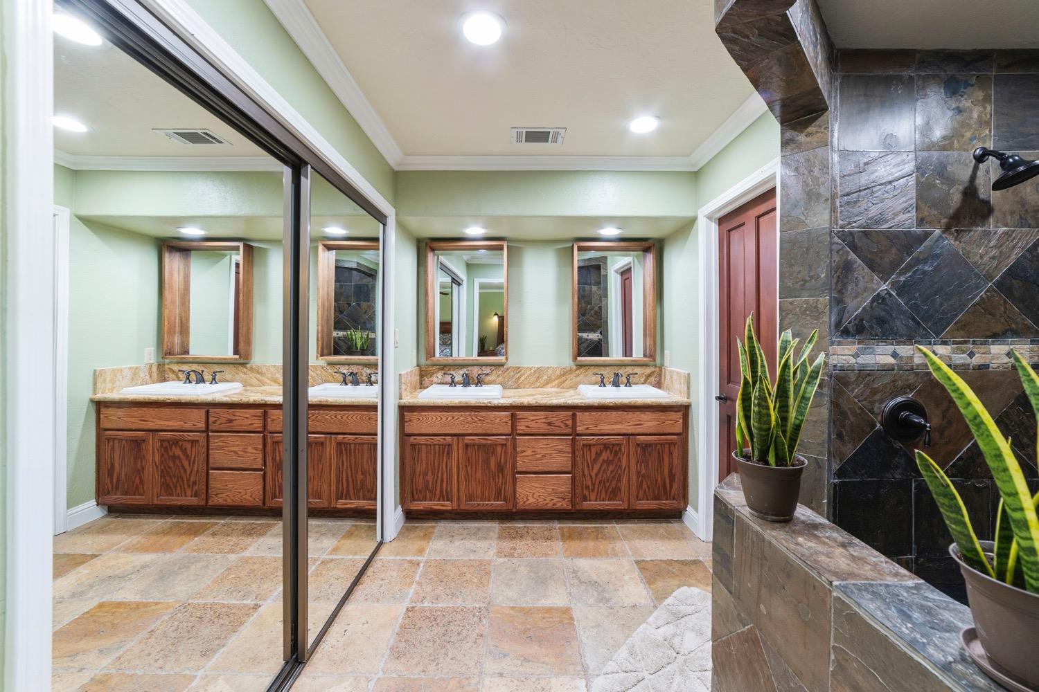 Detail Gallery Image 21 of 64 For 1340 G St, Rio Linda,  CA 95673 - 4 Beds | 2/1 Baths