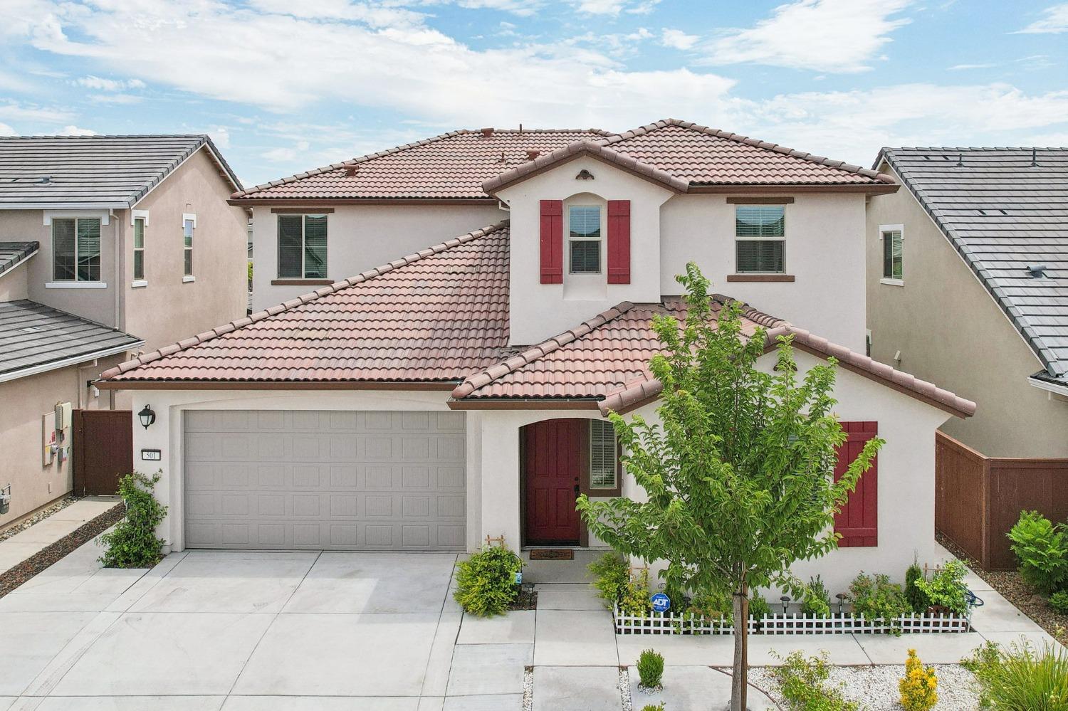 Detail Gallery Image 1 of 1 For 501 Catalan Ct, Roseville,  CA 95747 - 5 Beds | 3/1 Baths