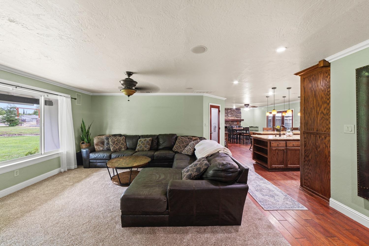 Detail Gallery Image 11 of 64 For 1340 G St, Rio Linda,  CA 95673 - 4 Beds | 2/1 Baths