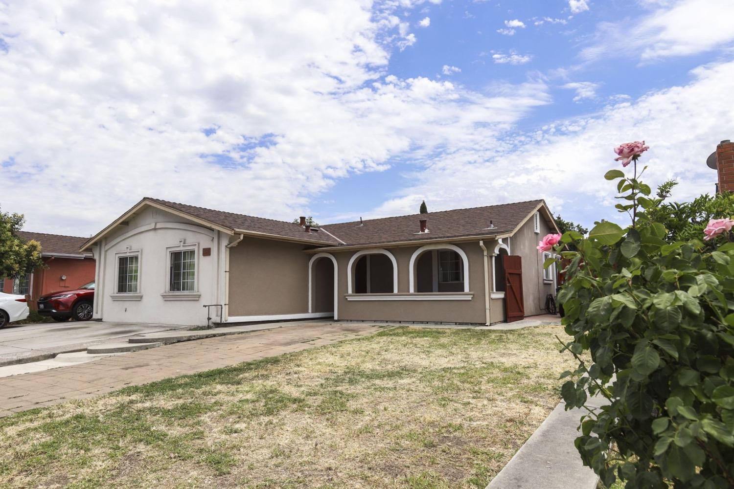 Detail Gallery Image 2 of 21 For 1162 Winslow Dr, San Jose,  CA 95122 - 4 Beds | 2 Baths