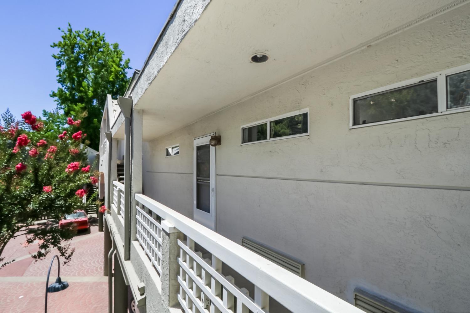 Detail Gallery Image 5 of 36 For 1607 10th St #2,  Sacramento,  CA 95814 - 1 Beds | 1 Baths