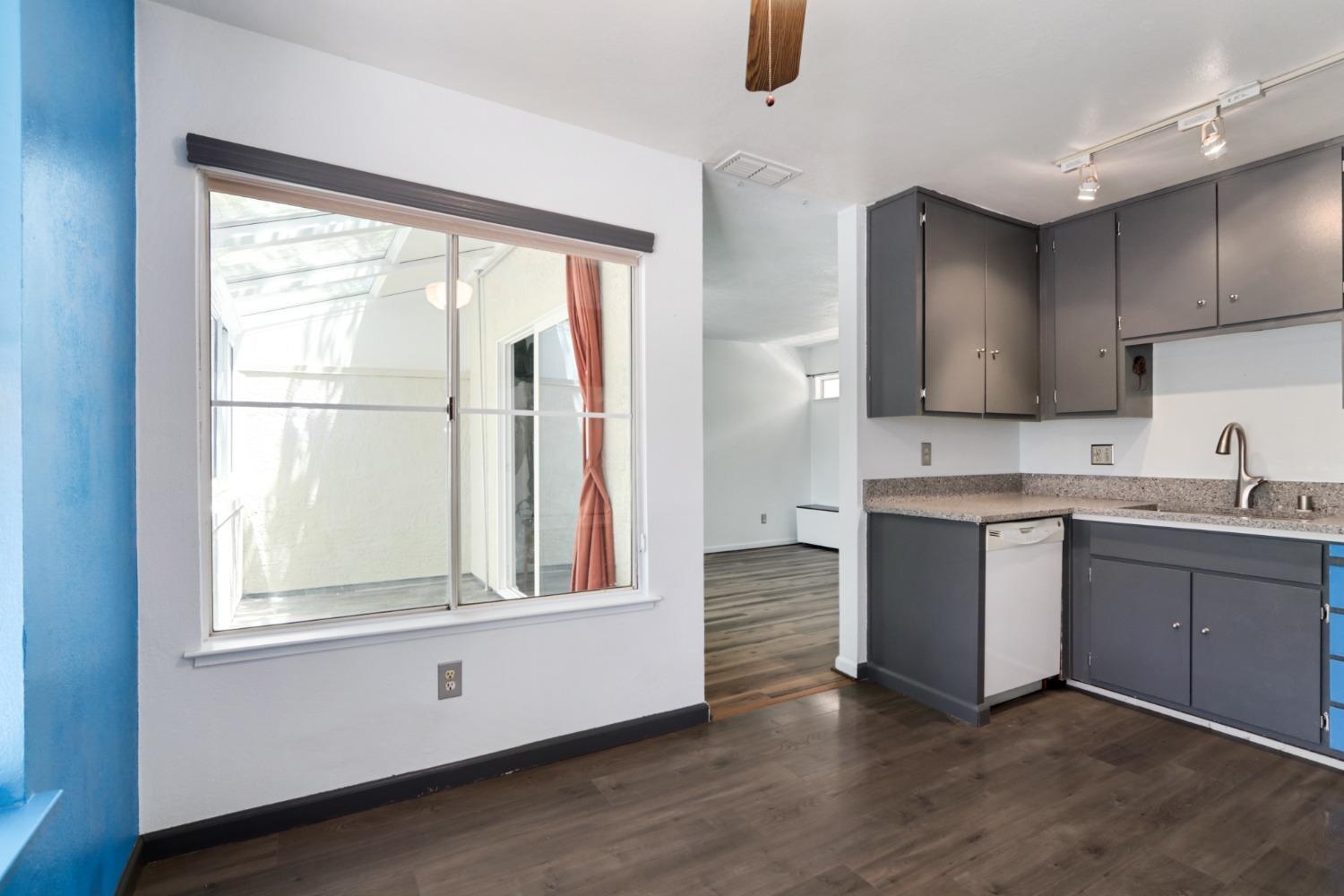 Detail Gallery Image 12 of 36 For 1607 10th St #2,  Sacramento,  CA 95814 - 1 Beds | 1 Baths