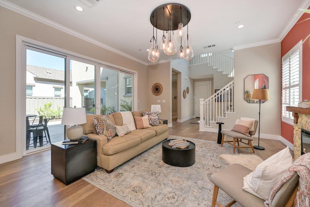 Forney Way, Sacramento, CA, 95816-6555