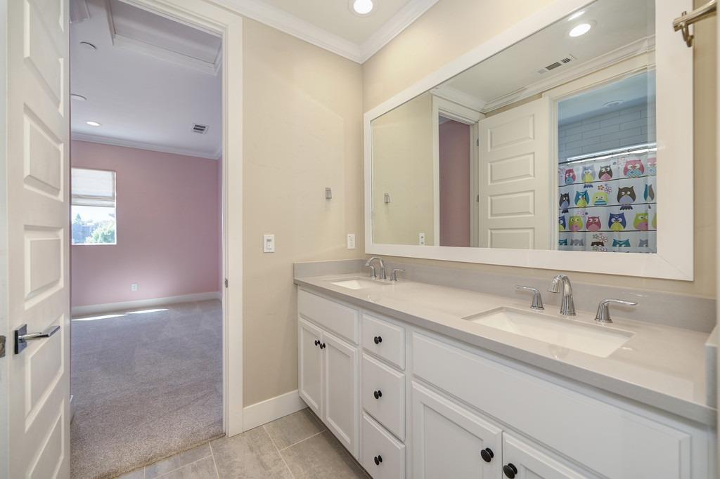 Forney Way, Sacramento, CA, 95816-6555