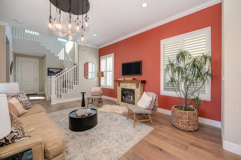 Forney Way, Sacramento, CA, 95816-6555