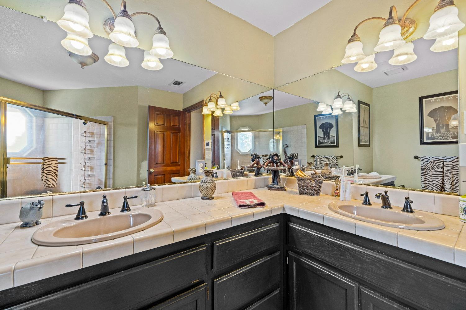 Detail Gallery Image 28 of 37 For 2022 Ahoy Ct, El Dorado Hills,  CA 95762 - 4 Beds | 3/1 Baths