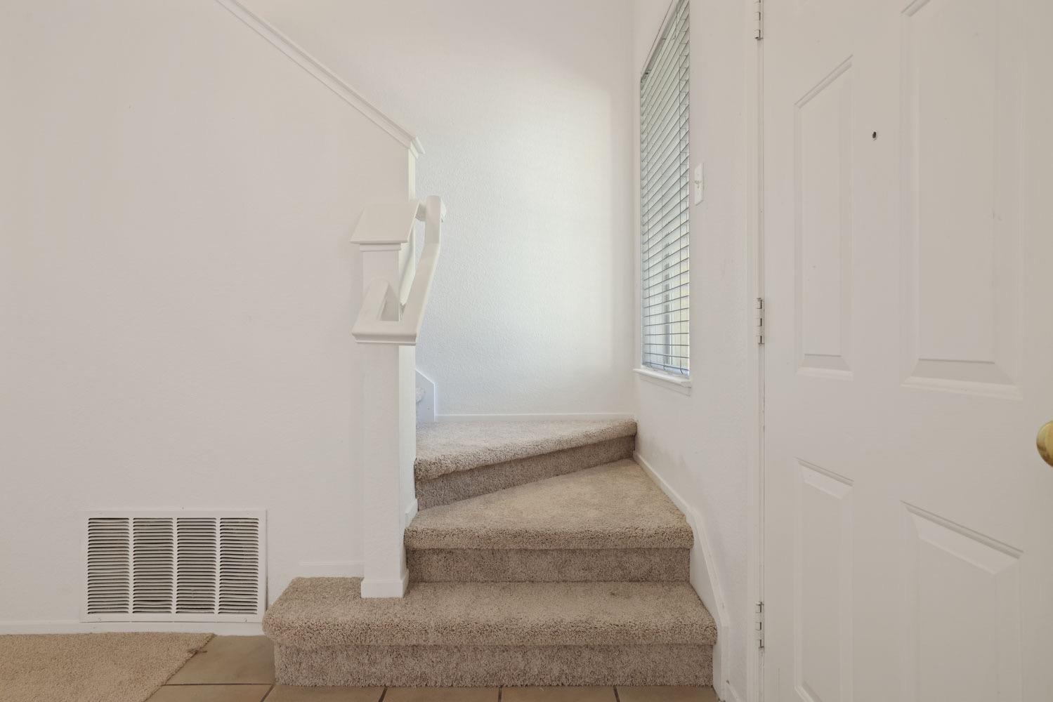 Detail Gallery Image 23 of 40 For 3064 Carousel Cir, Stockton,  CA 95219 - 3 Beds | 2/1 Baths