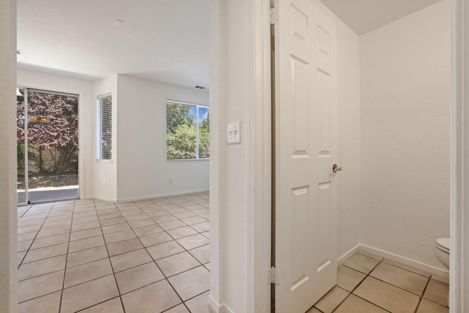 Detail Gallery Image 19 of 40 For 3064 Carousel Cir, Stockton,  CA 95219 - 3 Beds | 2/1 Baths