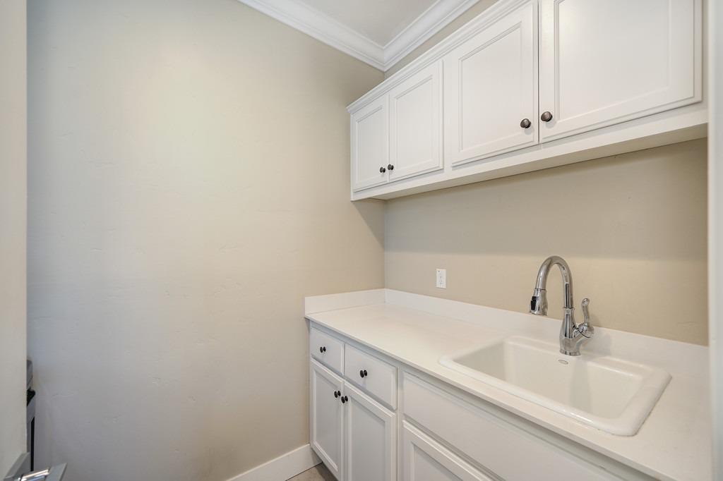 Forney Way, Sacramento, CA, 95816-6555