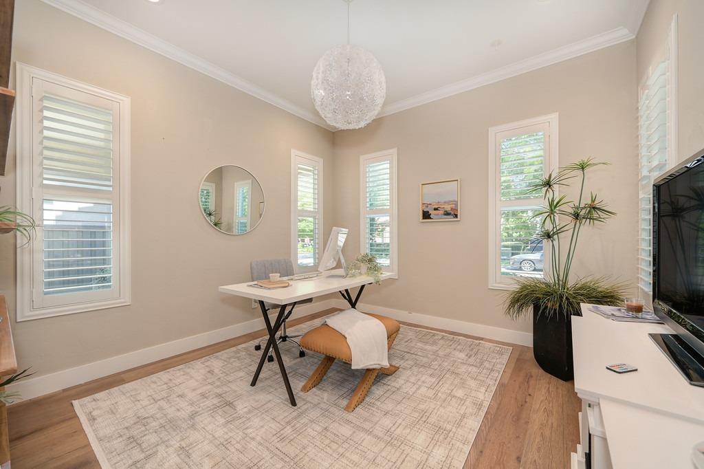 Forney Way, Sacramento, CA, 95816-6555