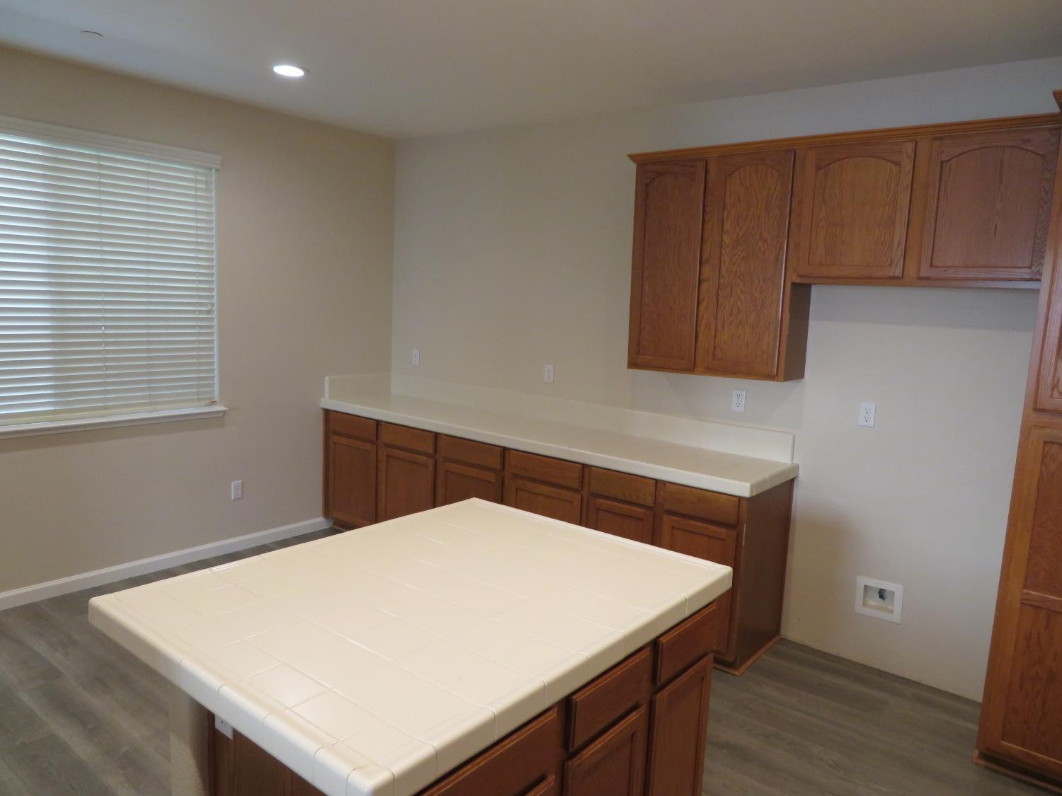 Photo #8: 224070803 Listing 