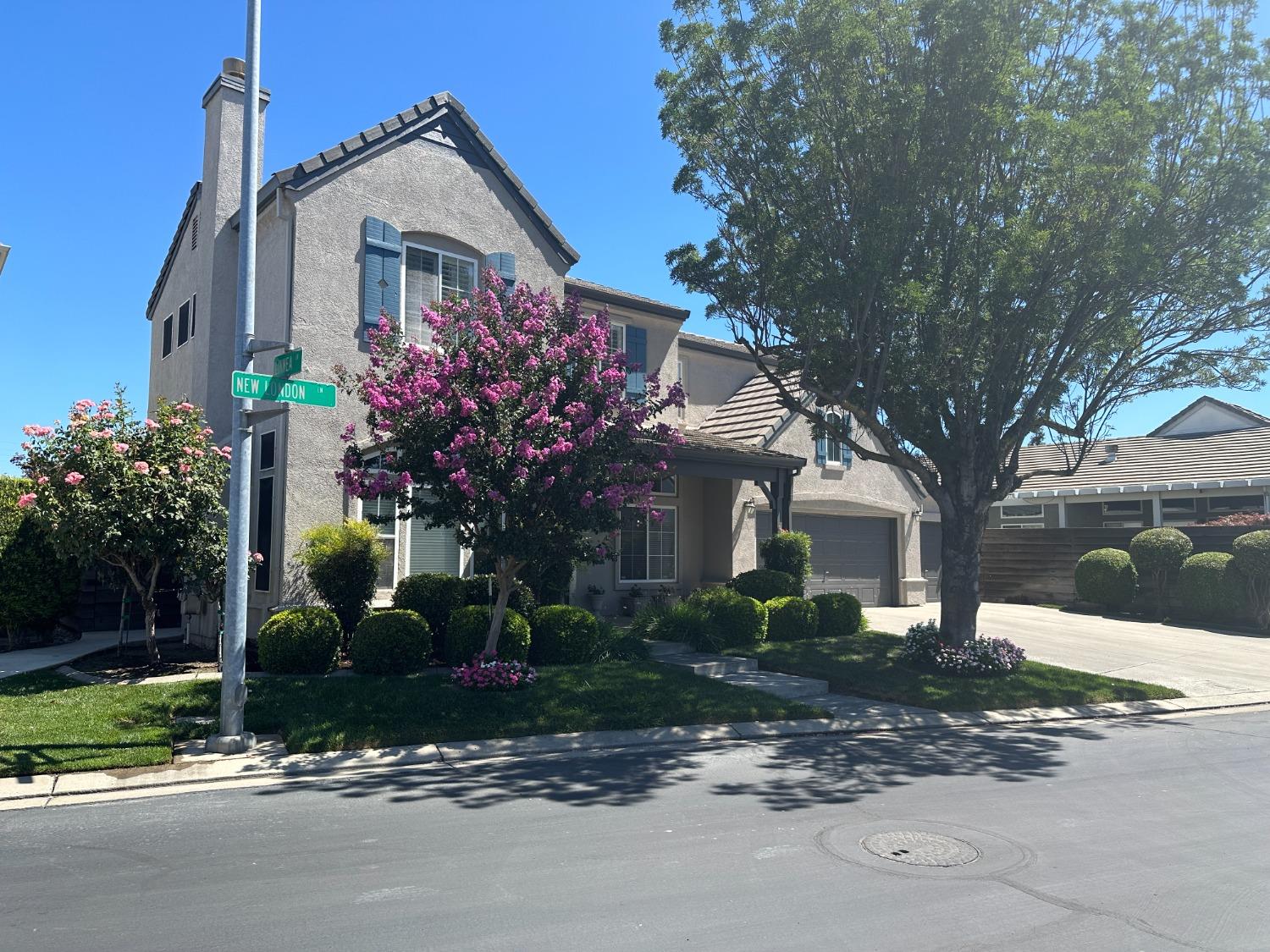 Detail Gallery Image 1 of 34 For 3205 New London Ln, Modesto,  CA 95355 - 4 Beds | 2/1 Baths