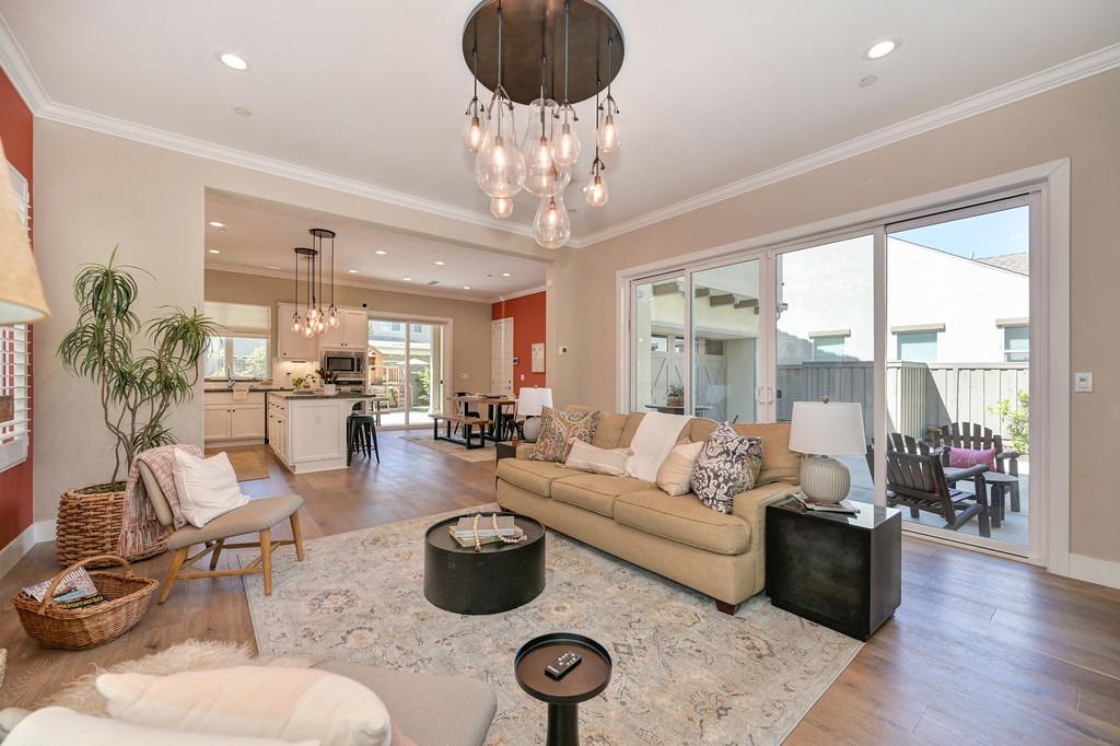 Forney Way, Sacramento, CA, 95816-6555