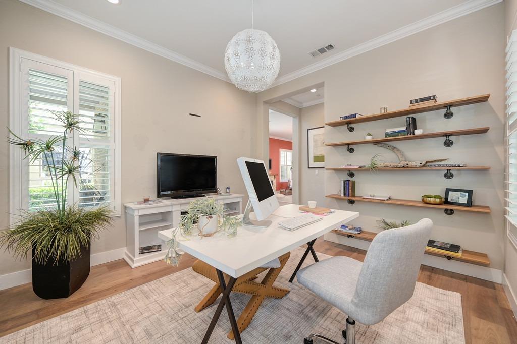 Forney Way, Sacramento, CA, 95816-6555