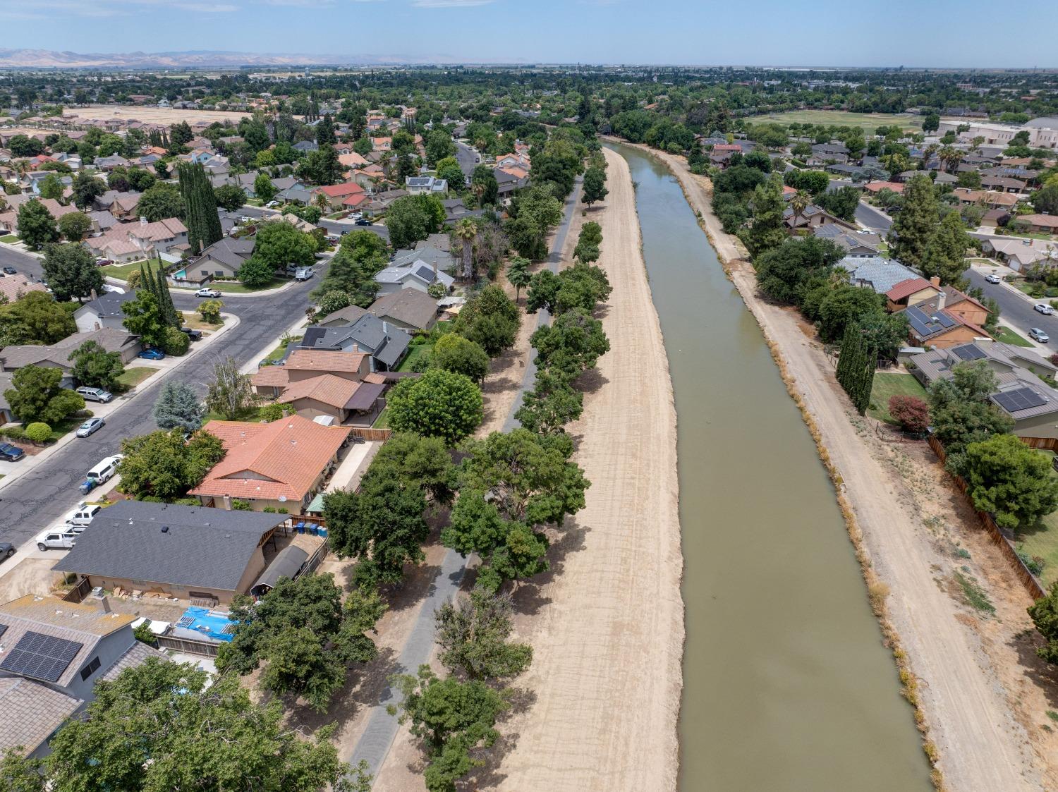 Detail Gallery Image 52 of 56 For 2036 Smokey Dr, Los Banos,  CA 93635 - 4 Beds | 3 Baths